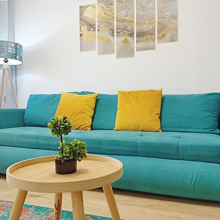 Sunshine - New & Quiet 1Br Apt, Business Area, Close To Airport, Highway A3, Subway Bukares Bagian luar foto