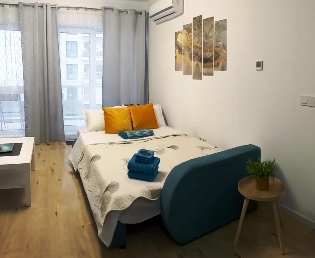 Sunshine - New & Quiet 1Br Apt, Business Area, Close To Airport, Highway A3, Subway Bukares Bagian luar foto
